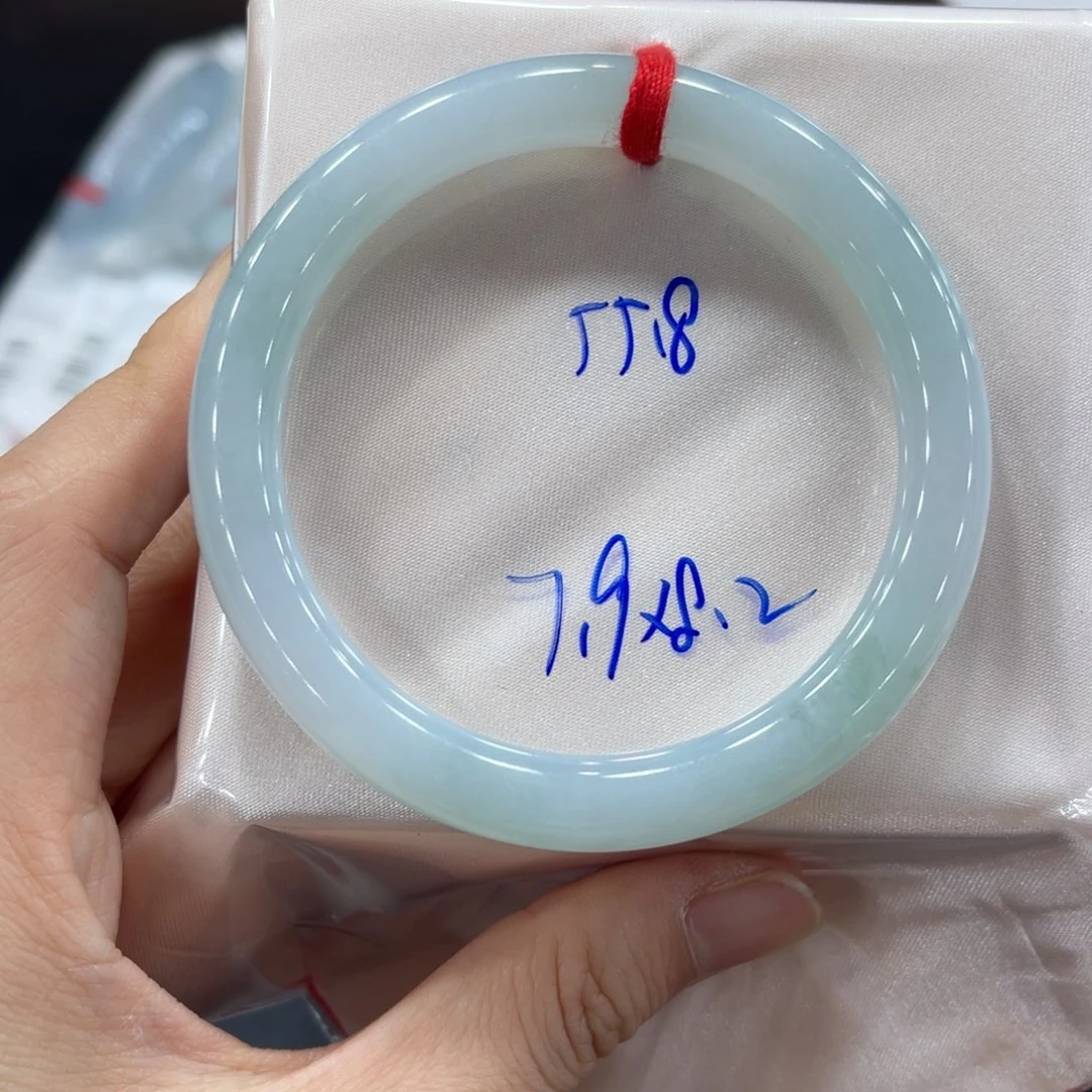 未镶嵌手镯翡翠翡翠