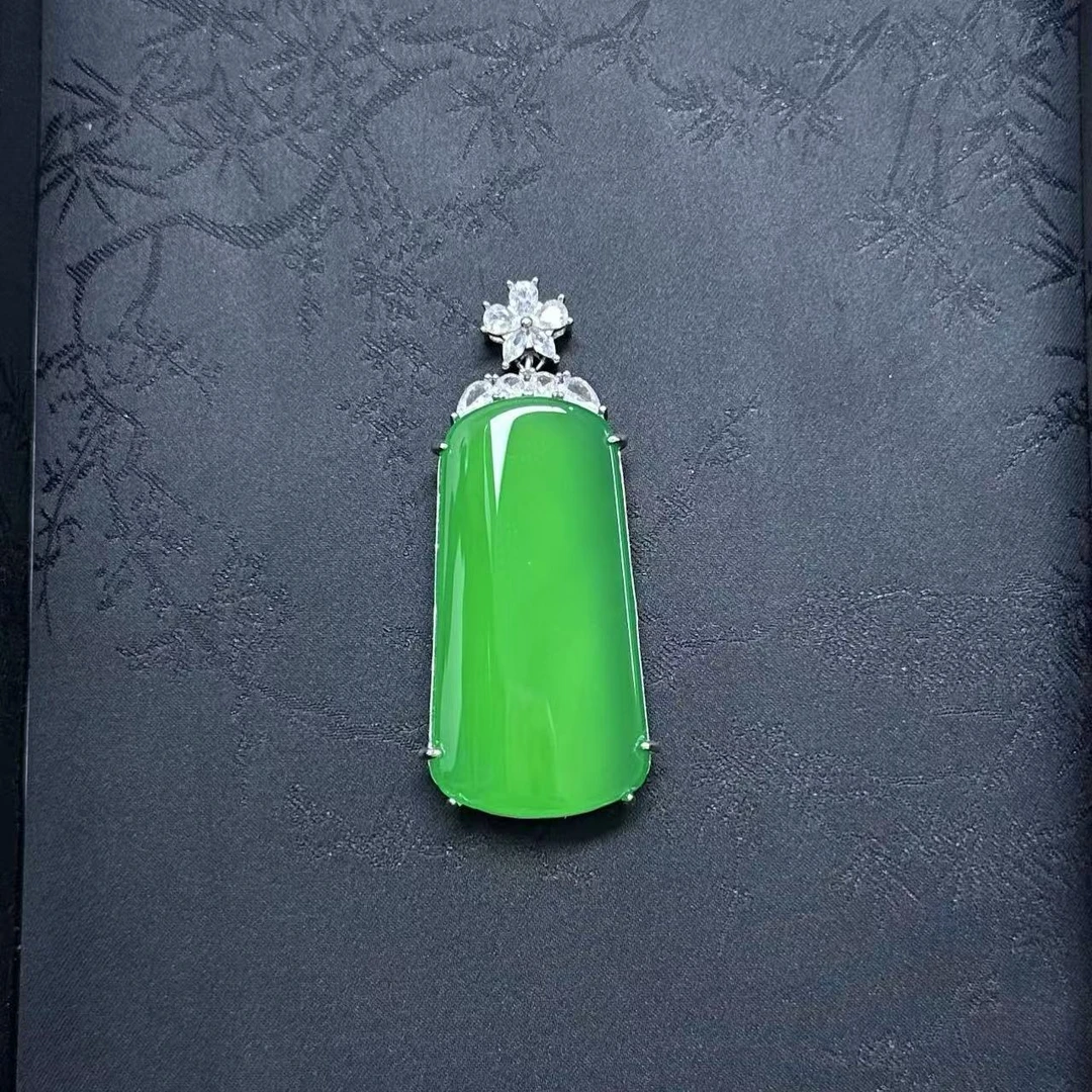 【小女王珠宝】爆款清仓纯天然玉石梯形无事牌吊坠白银色底托（赠链）