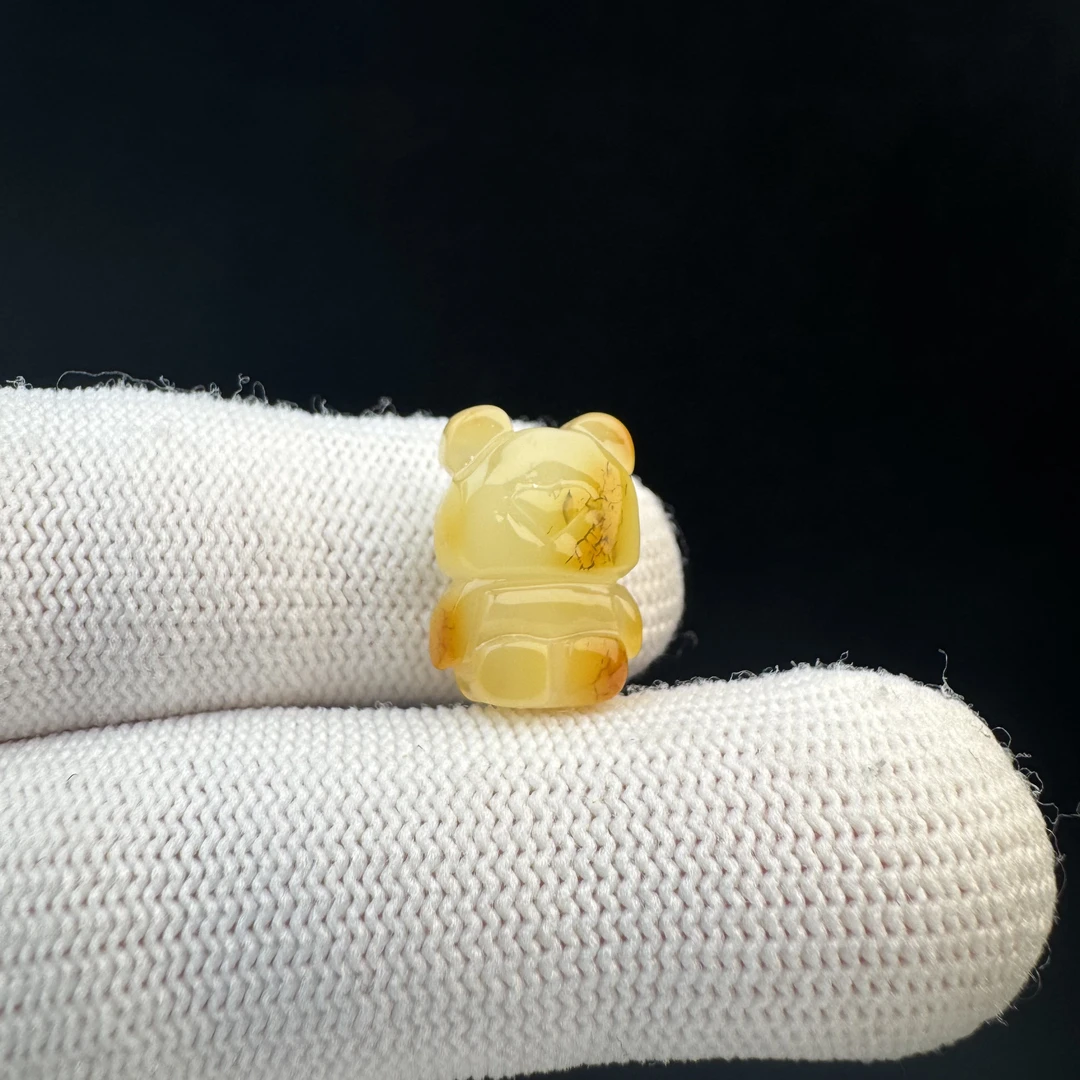 J9479天然原矿蜜蜡 雕刻小熊11.5*16.6*8mm支持复检假一罚十