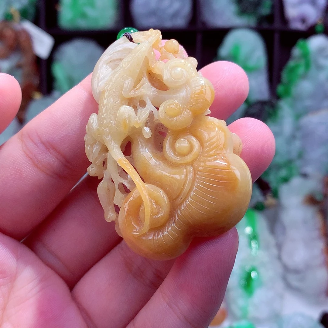 翡翠未镶嵌颈饰挂件