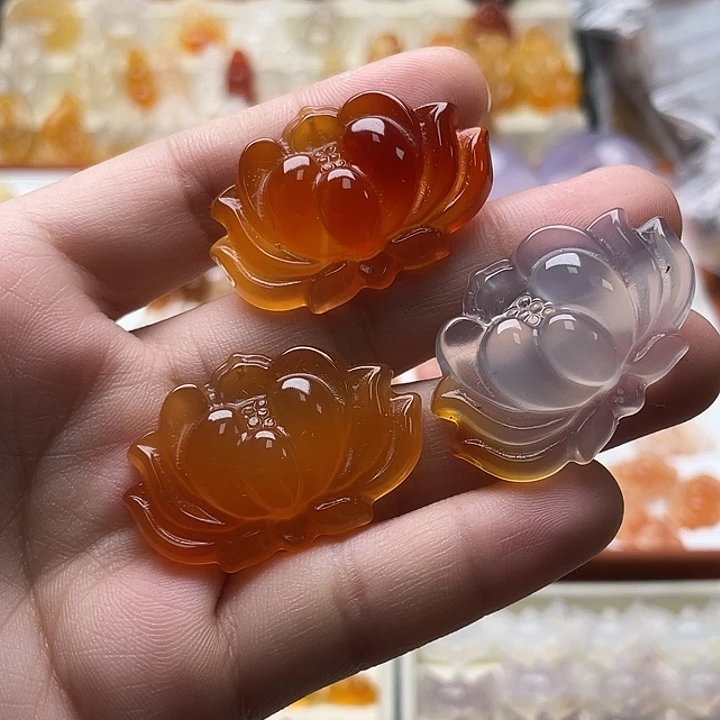 玛瑙/玉髓未镶嵌玛瑙莲花吊坠