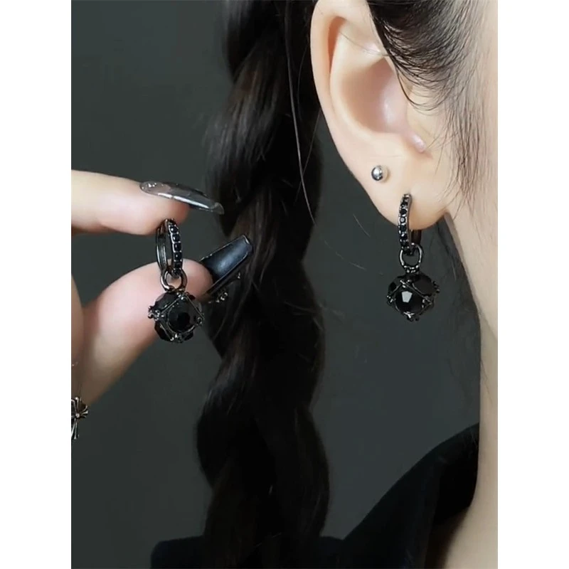黑色球球两戴耳扣女时尚百搭小众设计感2025年爆款秋冬冷淡风耳饰