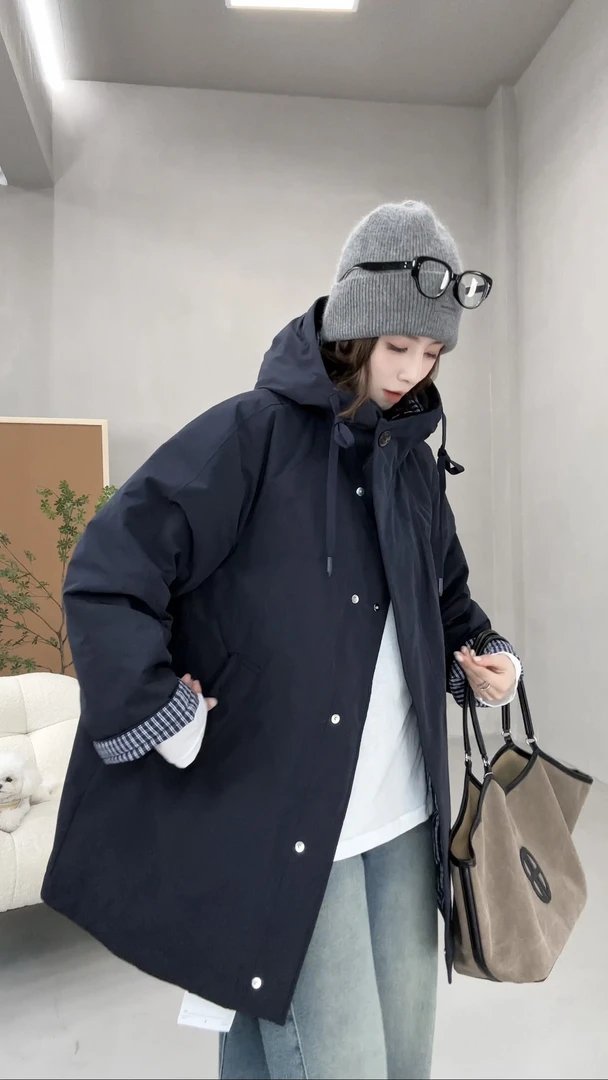 月月 2025秋冬新款小众设计撞色内里两面穿连帽羽绒服 2510C7142