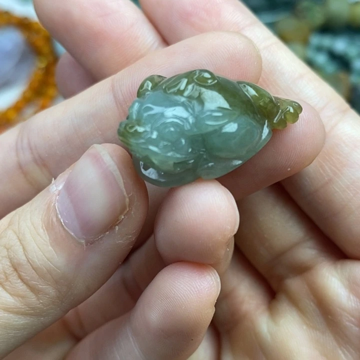 颈饰未镶嵌翡翠吊坠