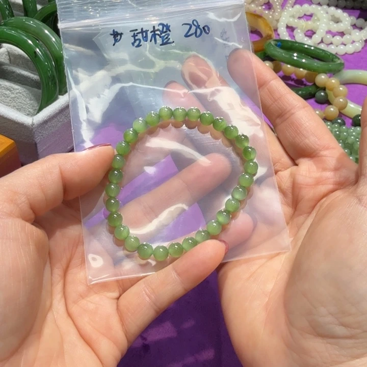 甜***橙和田玉未镶嵌颈饰