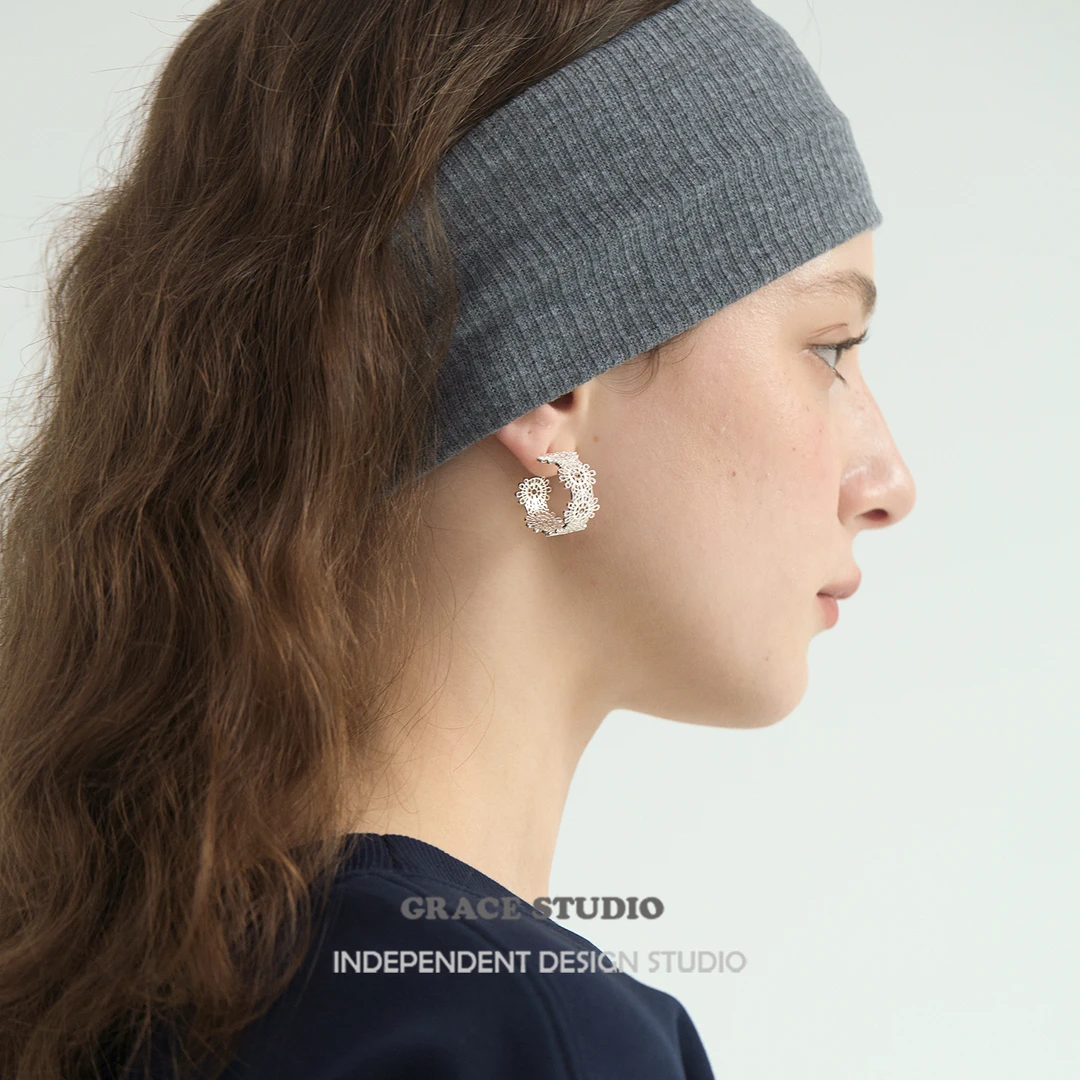 铜合金耳饰 G/S格蕾丝 高奢精致镂空花朵刺绣耳环精美艺术感耳钉