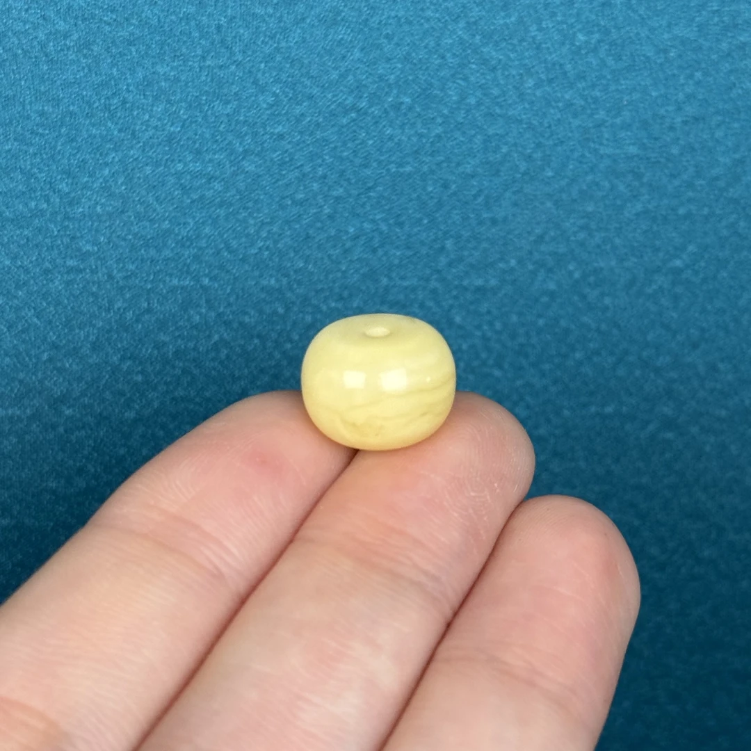 B9477天然原矿蜜蜡 微瑕老型12.9*9mm支持复检假一罚十