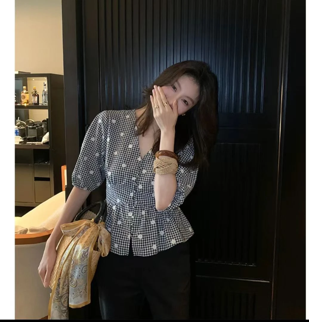 法式高级感黑白格纹V领短袖衬衫女夏季新款显瘦百搭上衣89532