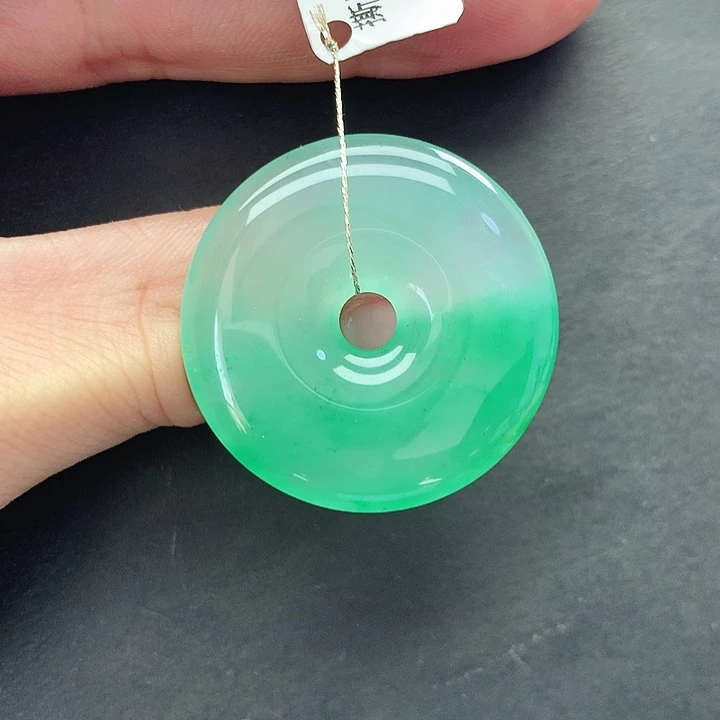 石英质玉未镶嵌颈饰