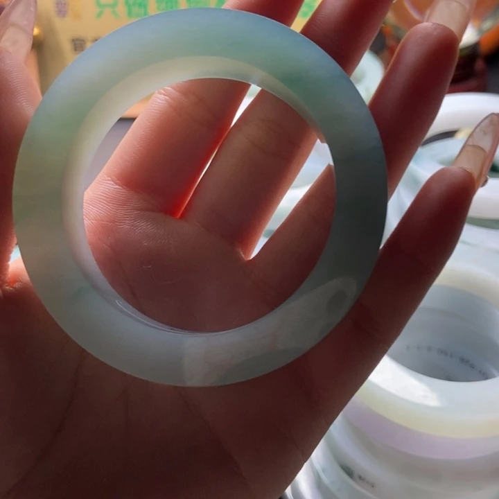 龙***部定制翡翠未镶嵌翡翠手镯