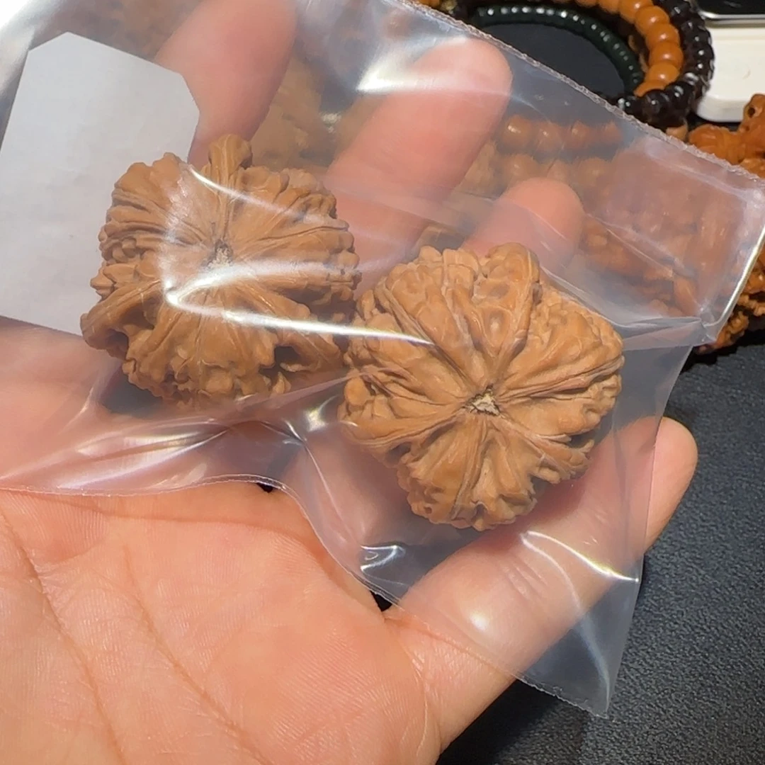 空***！文玩核桃吊坠飞飞飞飞分