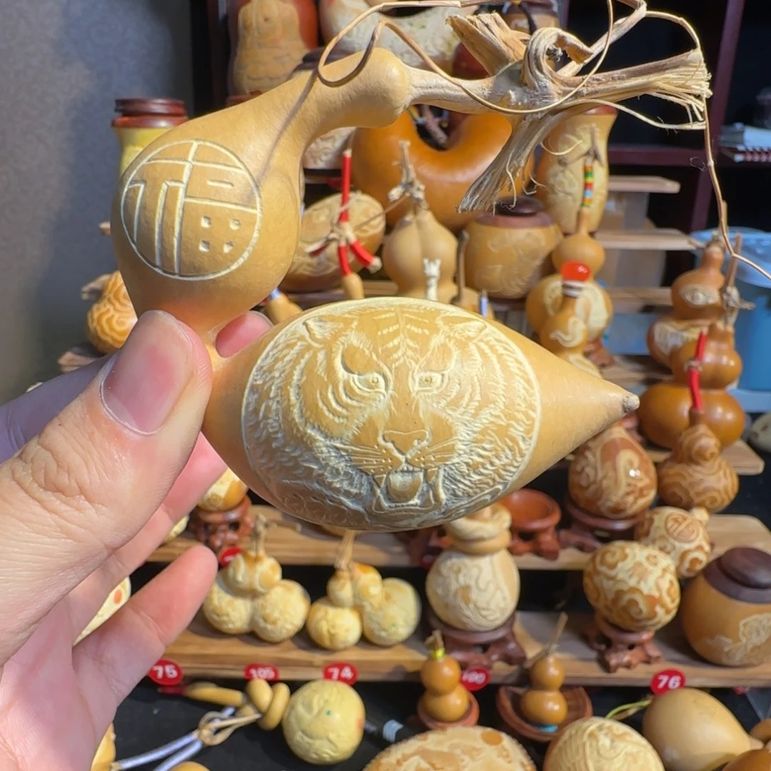 有机玻璃蚂蚁老虎雕刻