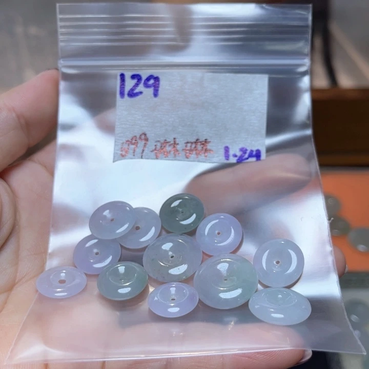 定制翡翠未镶嵌?**?不