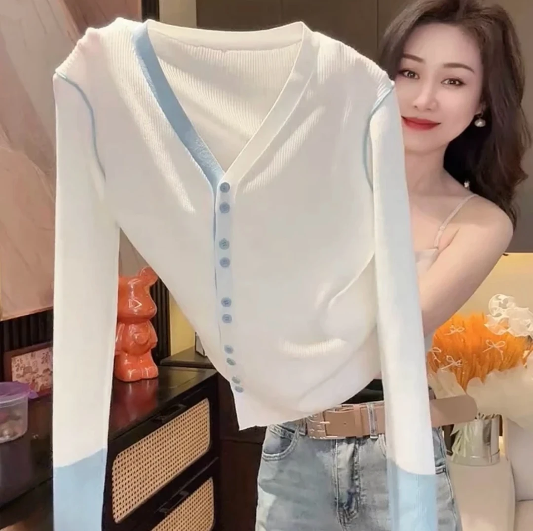 早秋设计感撞色长袖V领针织开衫女韩版显瘦气质ins风百搭别致上衣