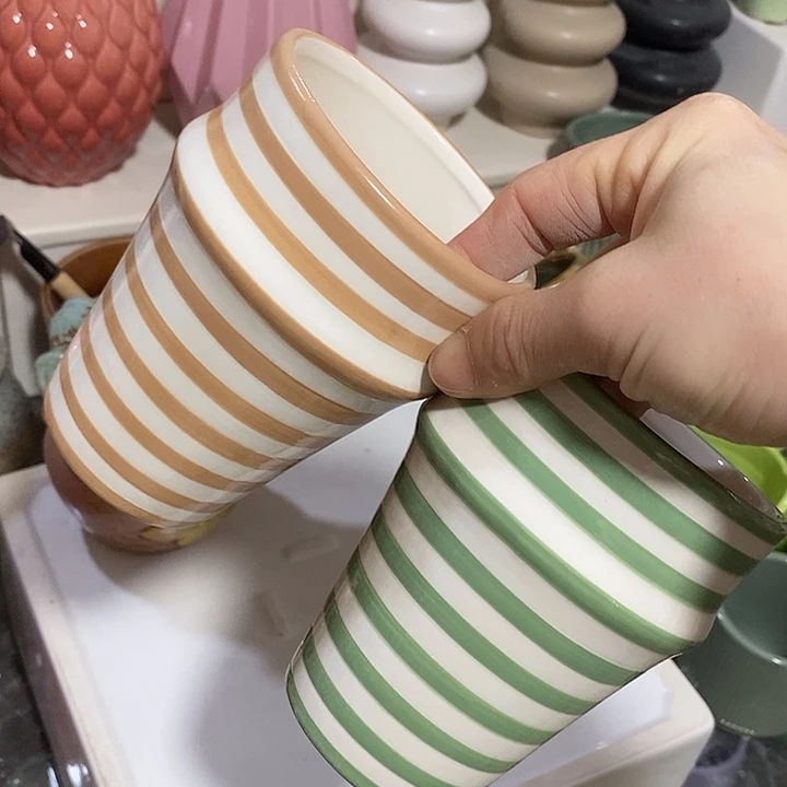 摆件陶陶盆有孔 瑕疵针孔漏釉介意勿拍外口 8外高12