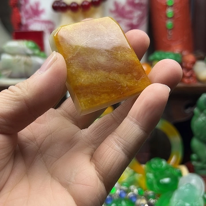 翡翠未镶嵌颈饰进来看看啊