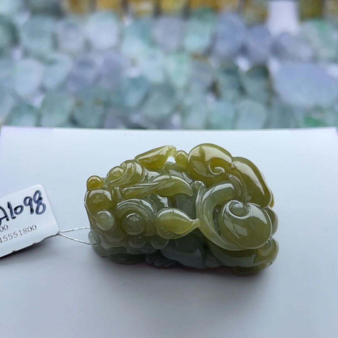 翡翠颈饰未镶嵌貔貅