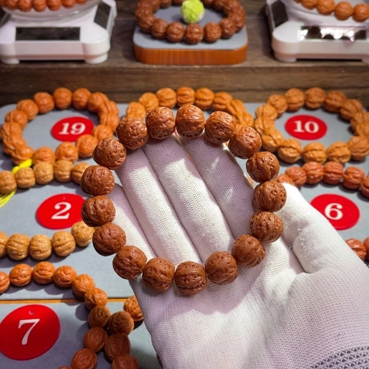 文玩核桃手串金元宝