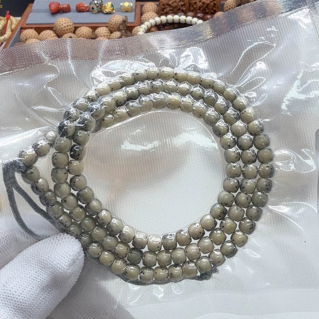 星月菩提手串12梵天冰白绿背大眼睛通体6左右108一物一图