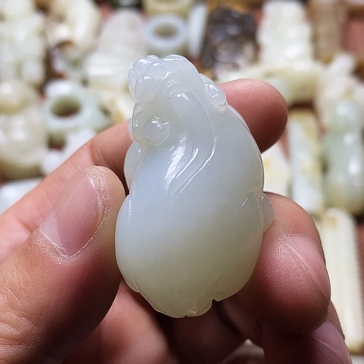 和田玉未镶嵌挂件