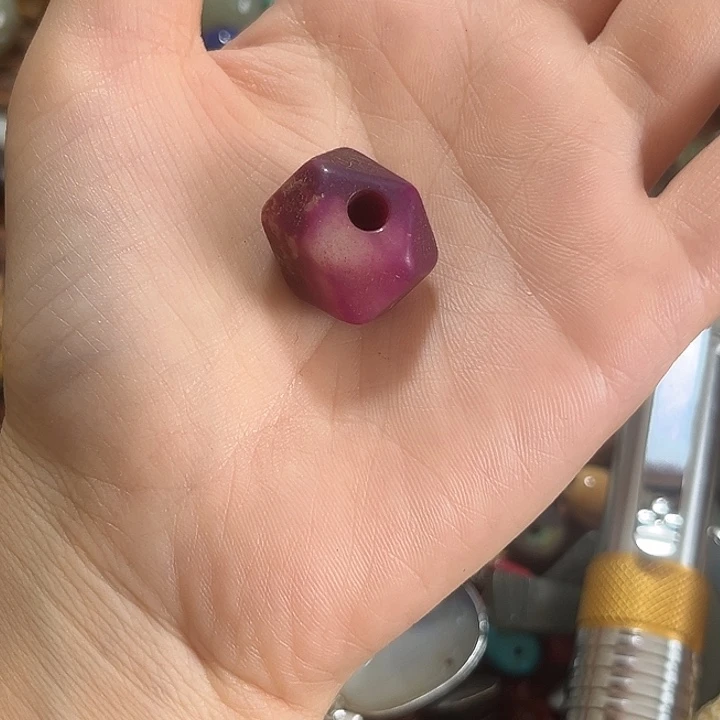 幸****瓷片你就不能把她当成