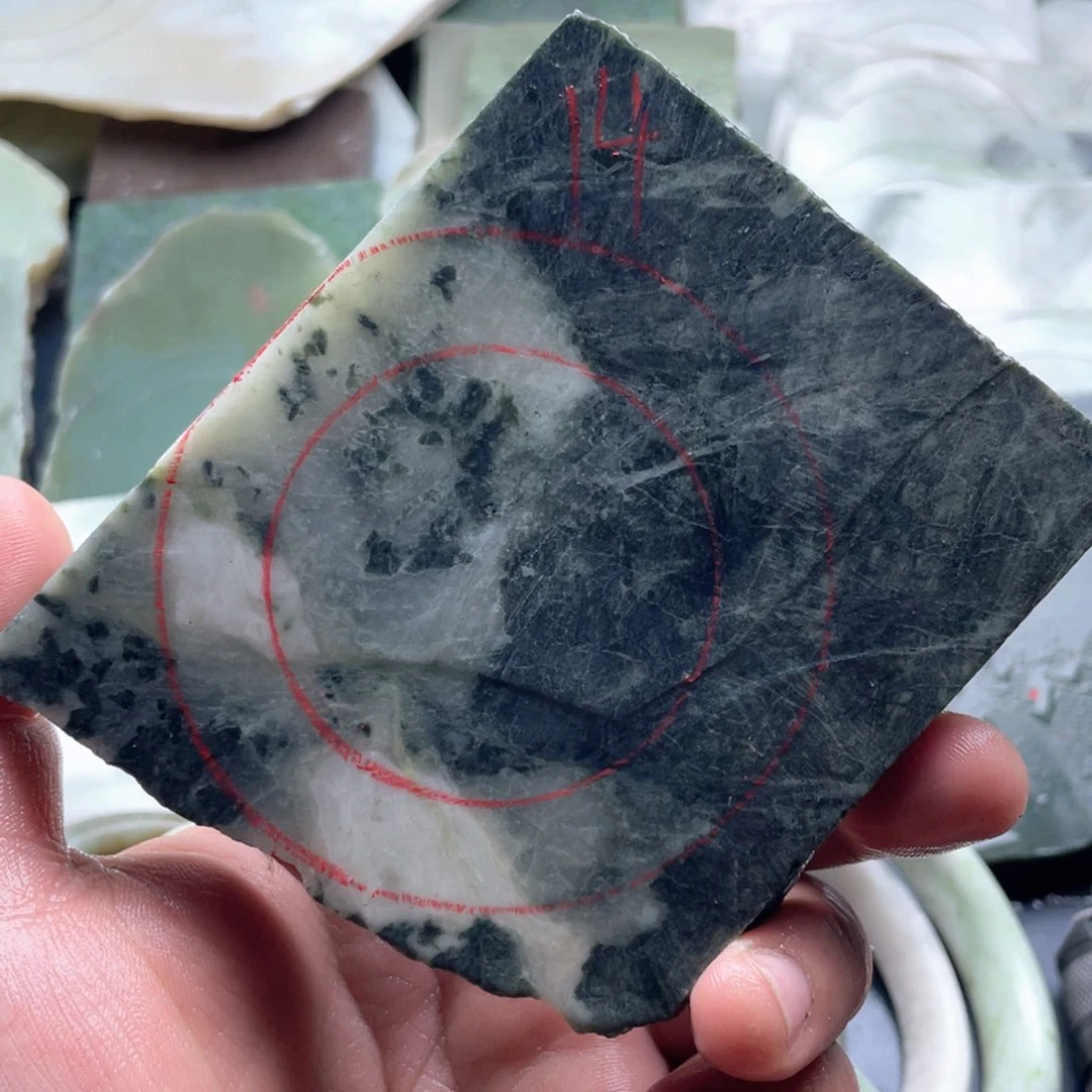 独山玉未镶嵌定制手镯