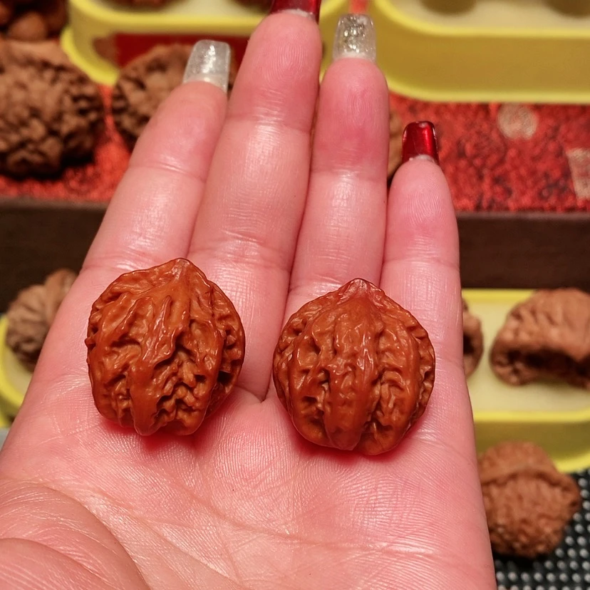【闪购商品】文玩核桃吊坠乌****店小手捻