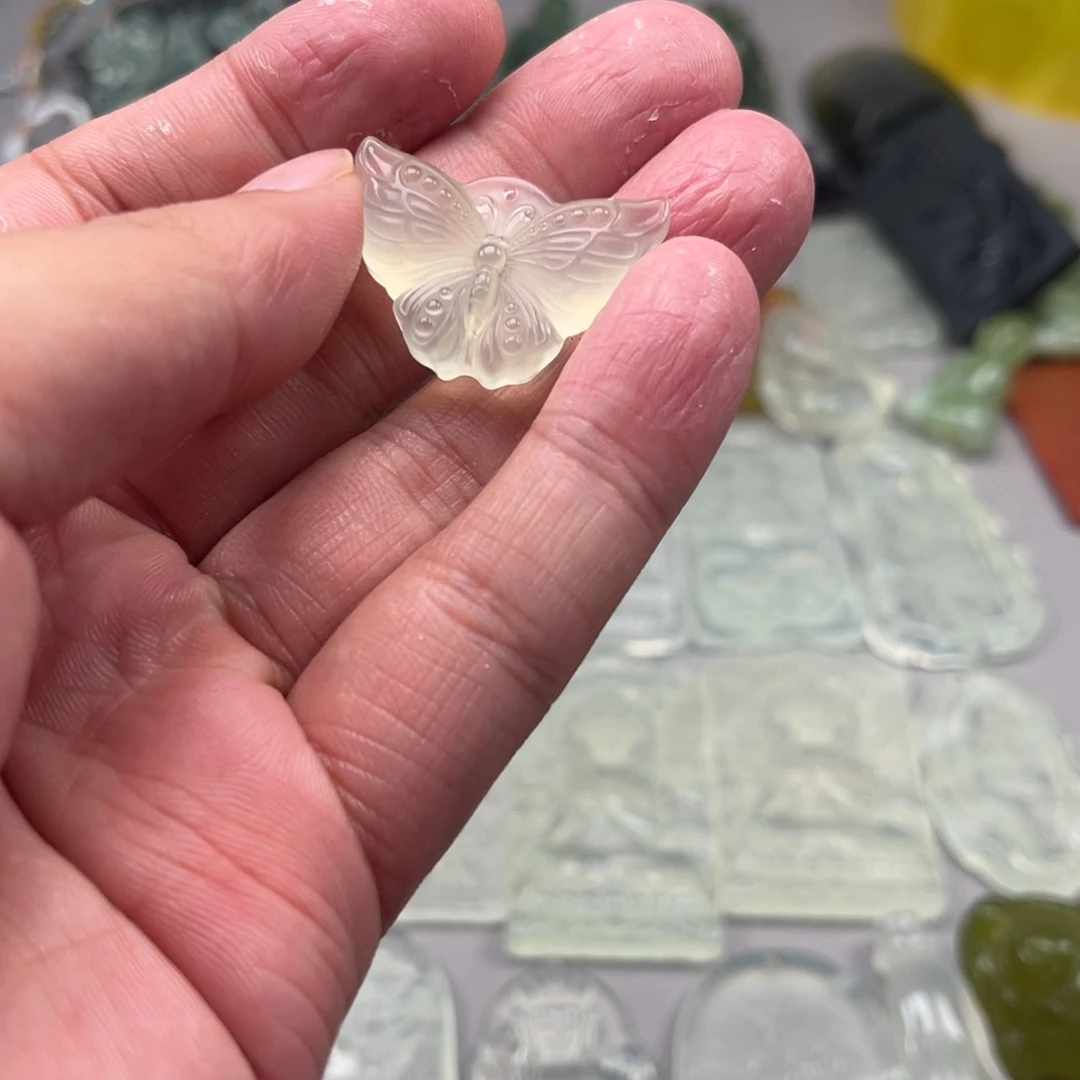 未镶嵌蛇纹石玉颈饰