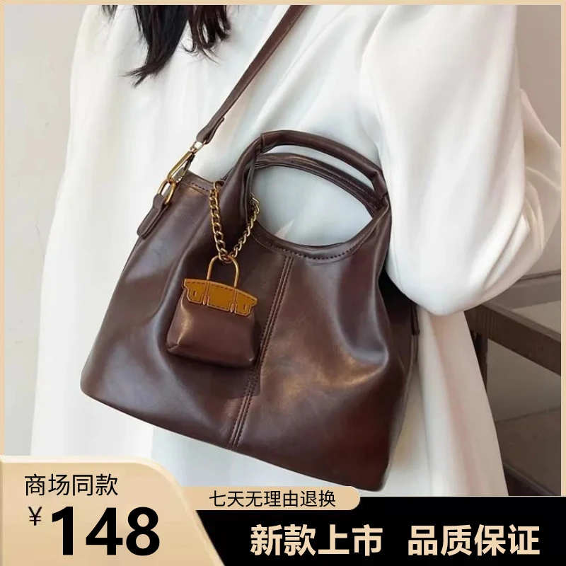 夏季复古2025新款小众设计单肩斜挎包黑色包包斜挎可手提