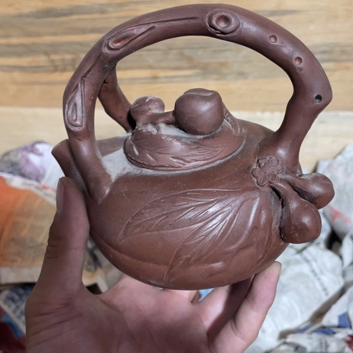 茶壶紫砂老厂紫砂壶一件。