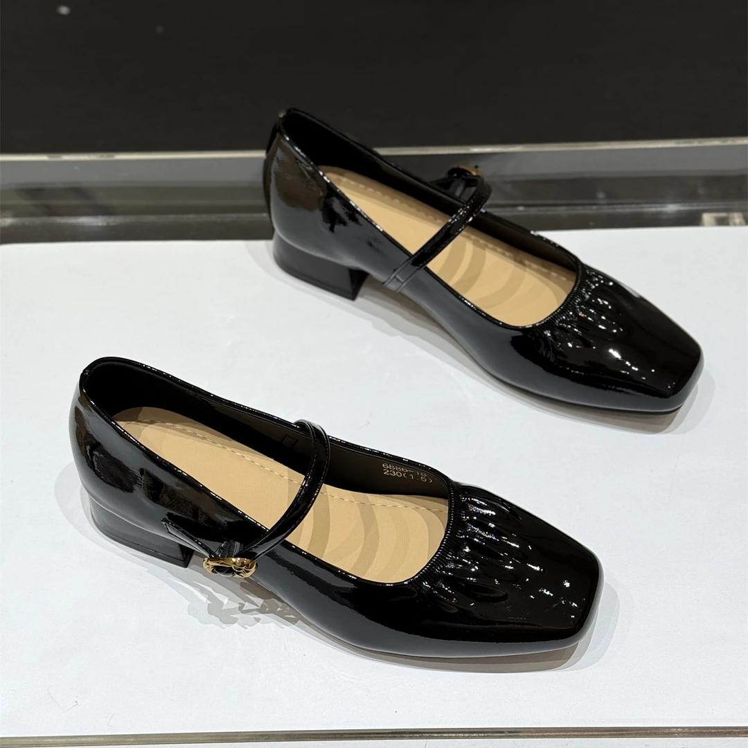 韩版粗跟金属洋气小皮鞋女2025新款秋季漆皮玛丽珍复古一字带单鞋