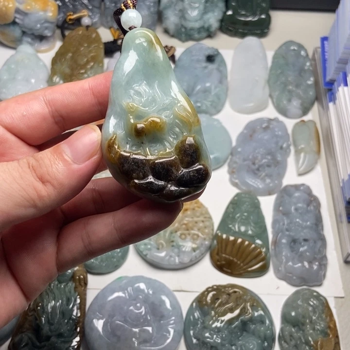 颈饰未镶嵌翡翠鹿牌64