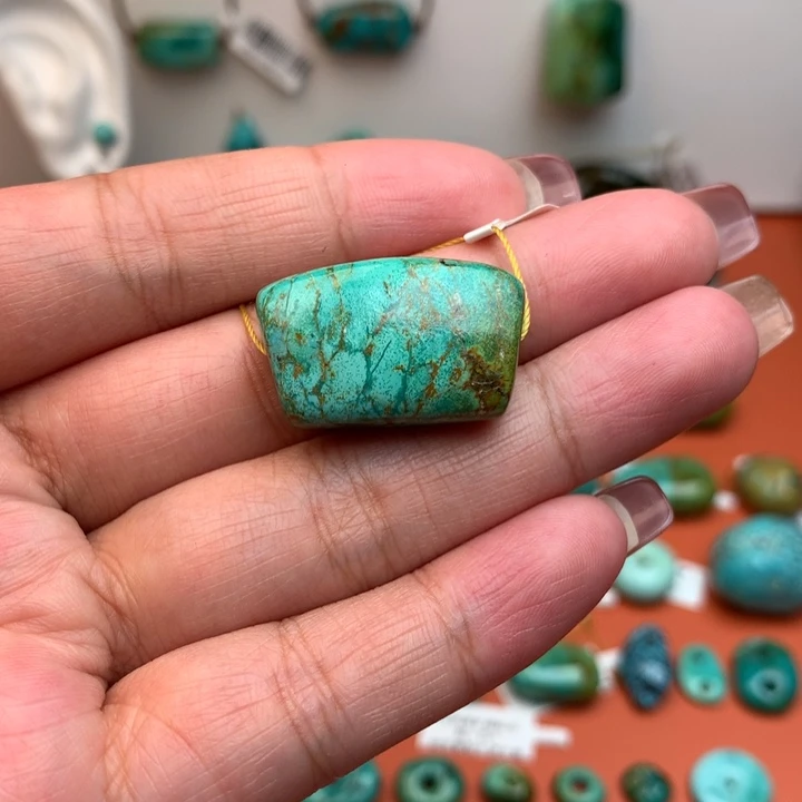 绿松石未镶嵌珠宝奇石