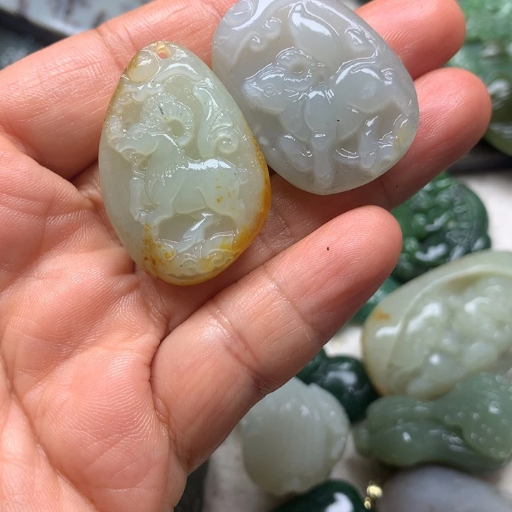 银***叶和田玉未镶嵌颈饰