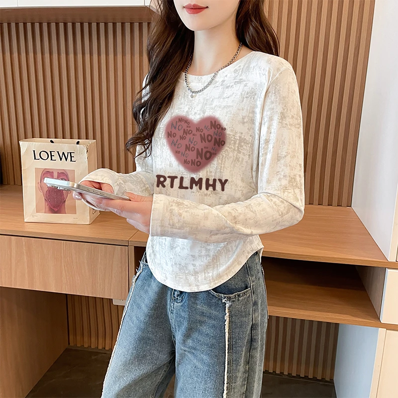 圆领修身显瘦扎染长袖T恤女2025秋季高级感褶皱收腰遮肉减龄上衣