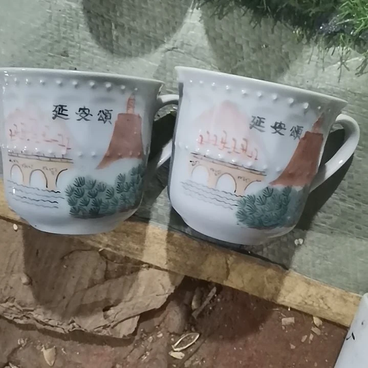 摆件，烧制问题都是正常的4号手绘的，