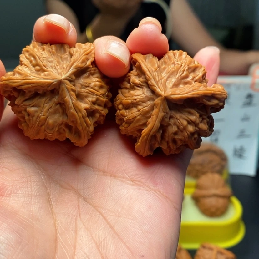 【闪购商品】把件桃核Q**.4号三棱，