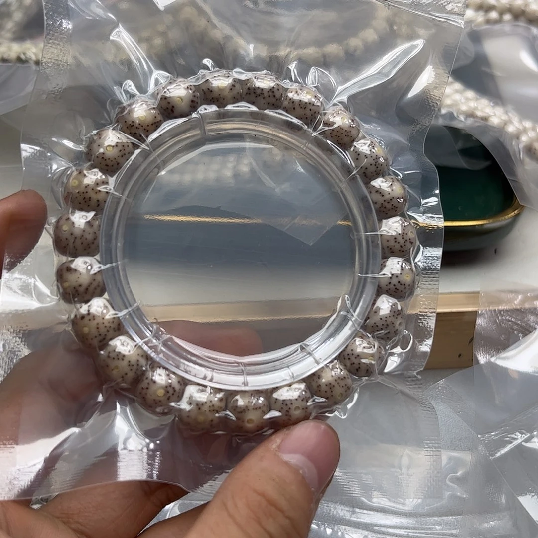 吊坠星月菩提c2。