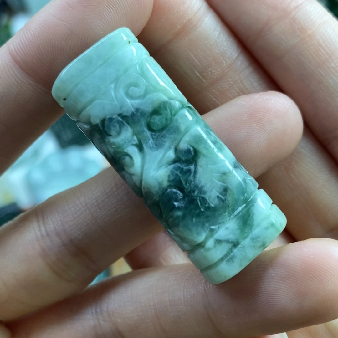 翡翠颈饰未镶嵌吊坠