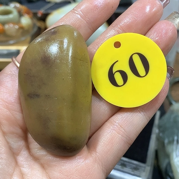 未镶嵌和田玉（糖玉）挂件