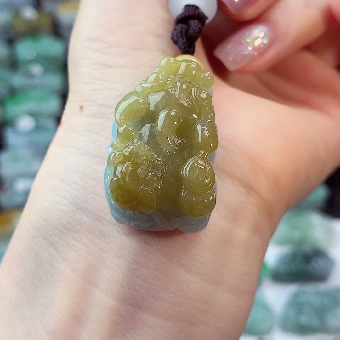 颈饰未镶嵌翡翠天然