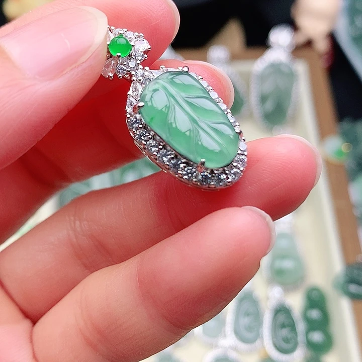 颈饰未镶嵌翡翠吊坠