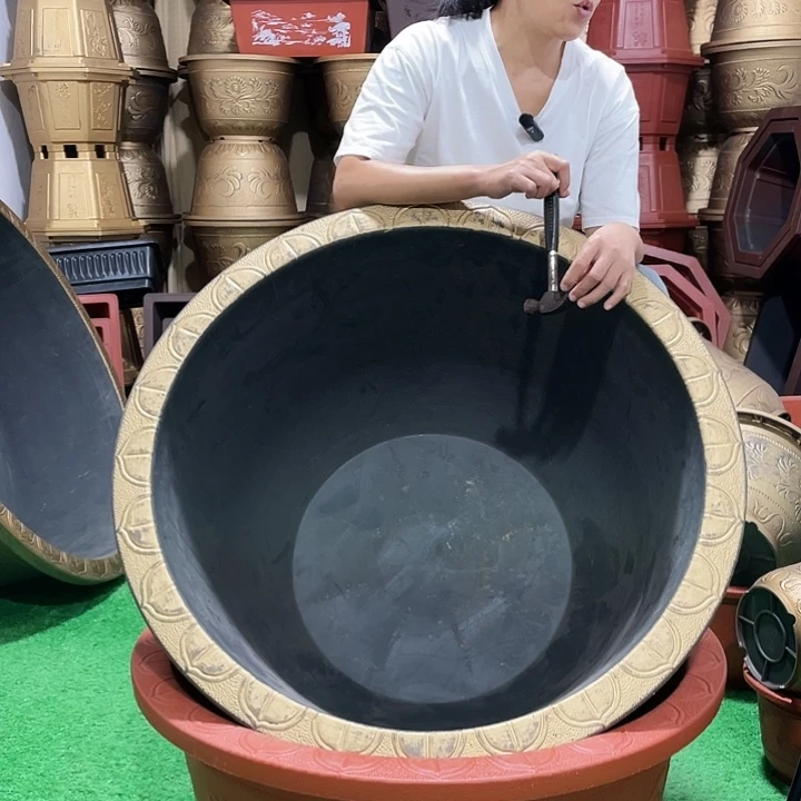 圆盆古铜七零一个