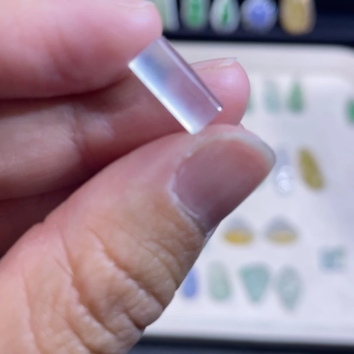 翡翠未镶嵌颈饰马鞍