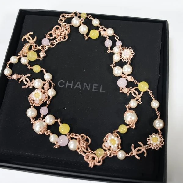 Chanel粉黄琉璃珍珠项链