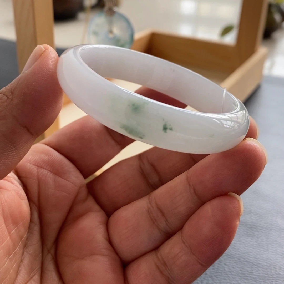 翡翠未镶嵌手镯（贵妃镯）天然翡翠手镯