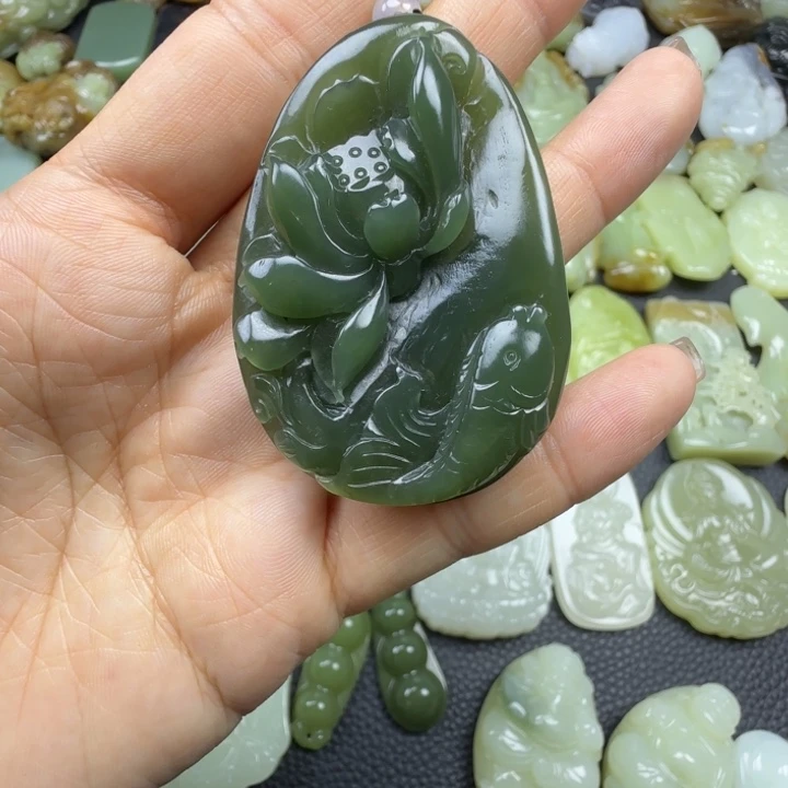 和田玉未镶嵌颈饰