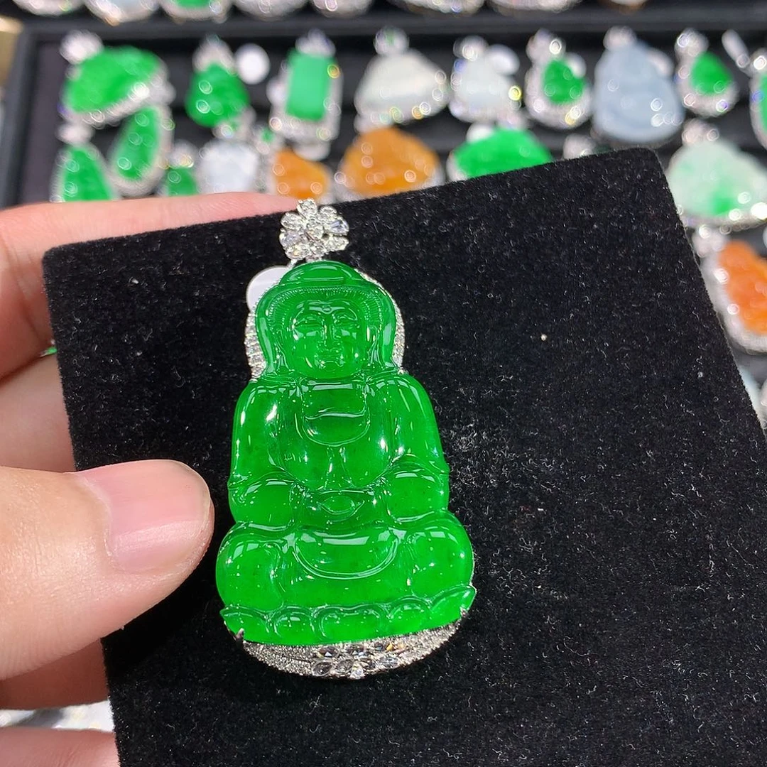 翡翠18K金镶嵌颈饰