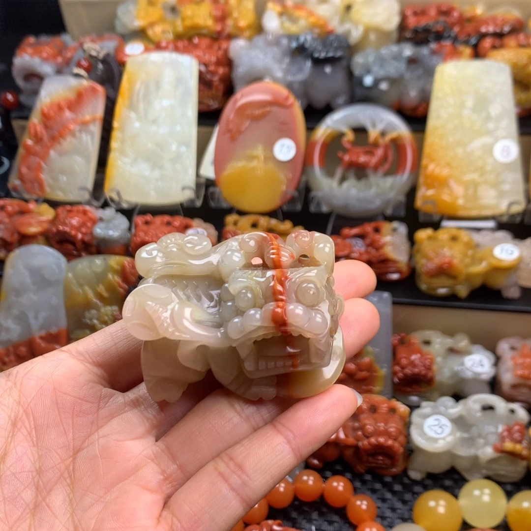 石英质玉（黄龙玉）挂件未镶嵌
