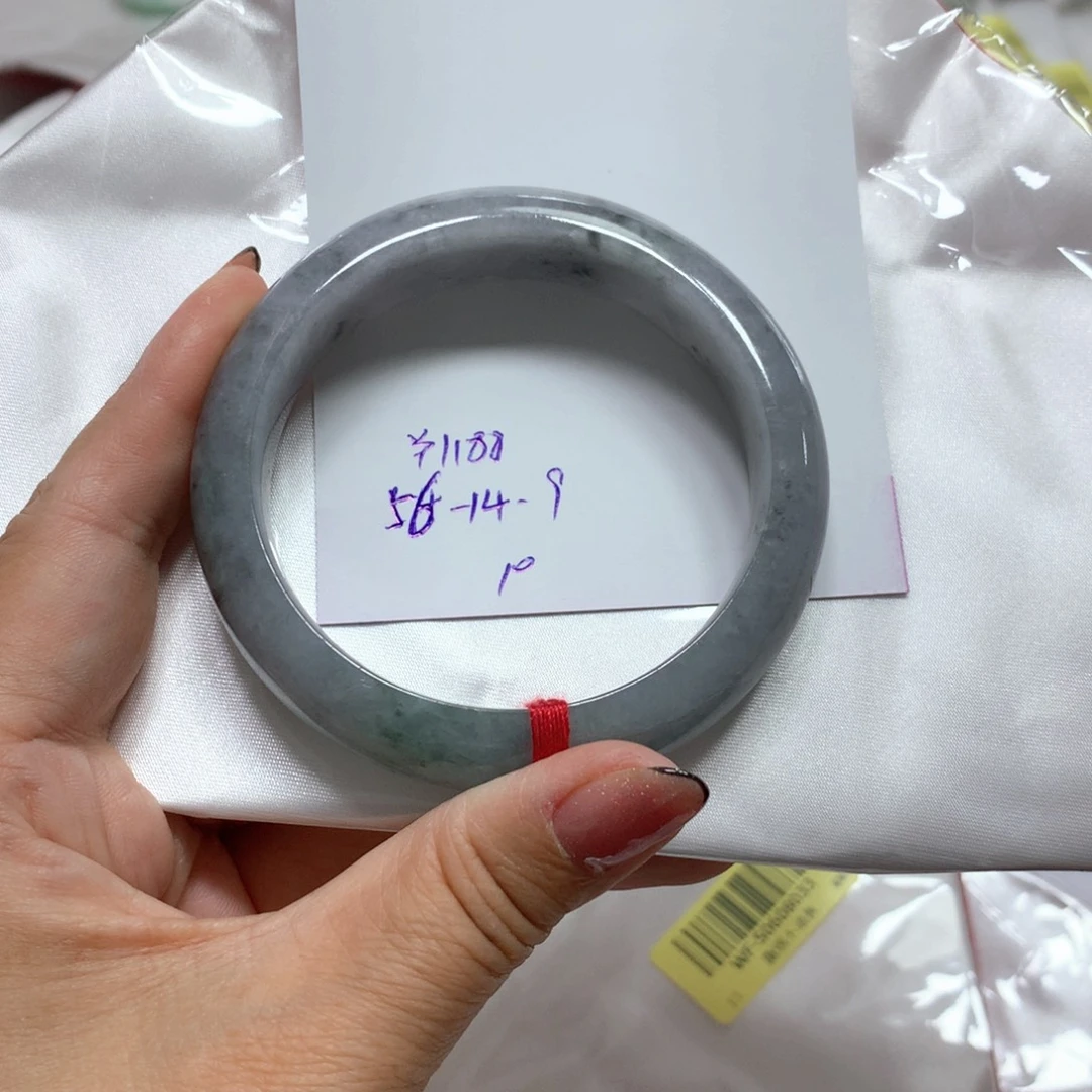 翡翠手镯未镶嵌10